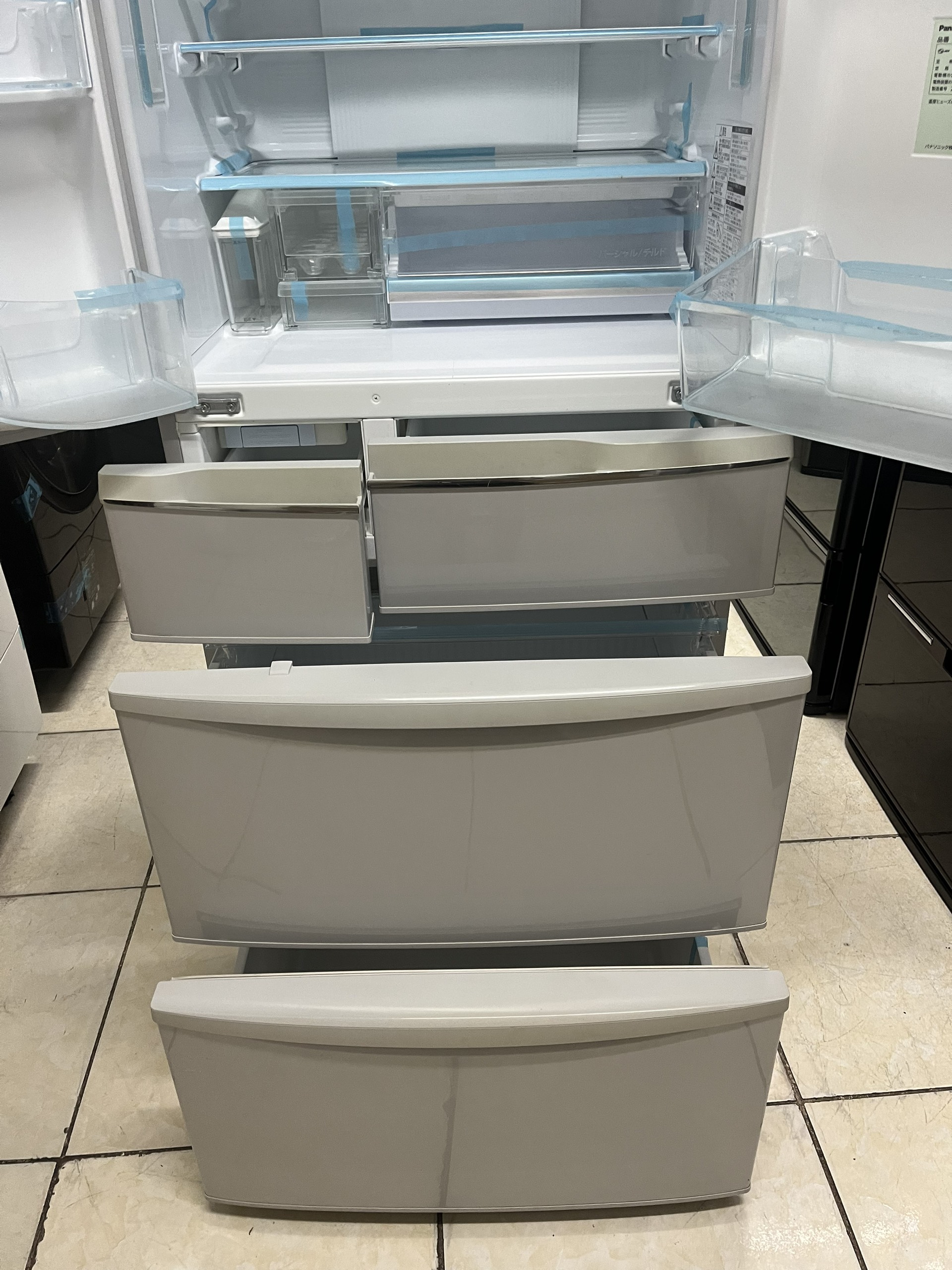 z5509969124083_ff92ad5b043b52aad30dd3985d23f9ed